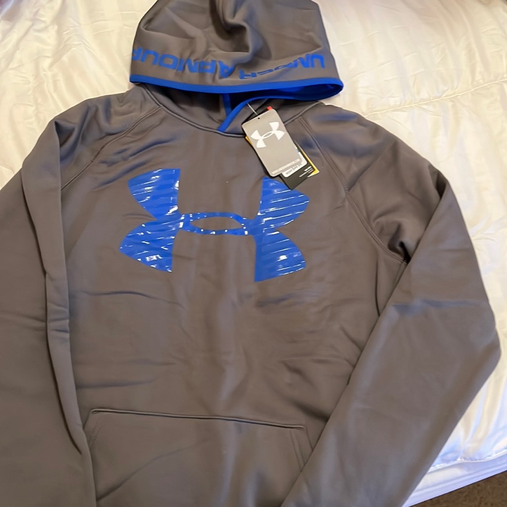 New Under Armour Storm water resistant hooded sweatshirt YXL